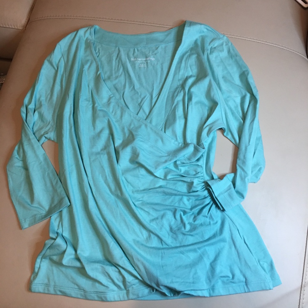 Soft surroundings ladies petite extra-large with side routing V-neck 3/4 sleeve